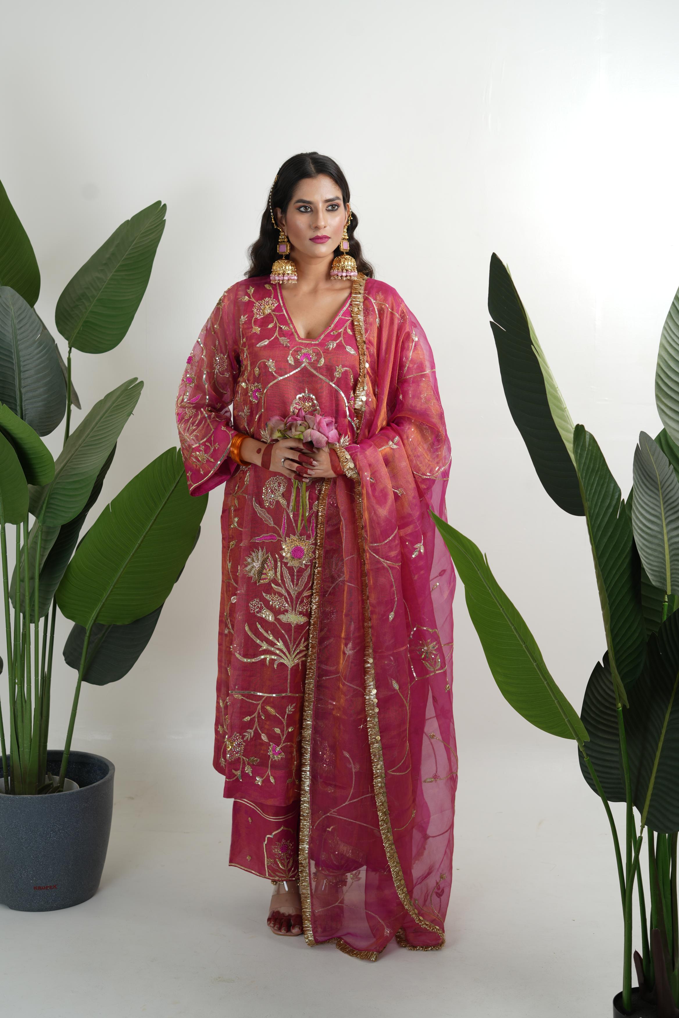 Women's Vintage Embroidered rani Kurta Set