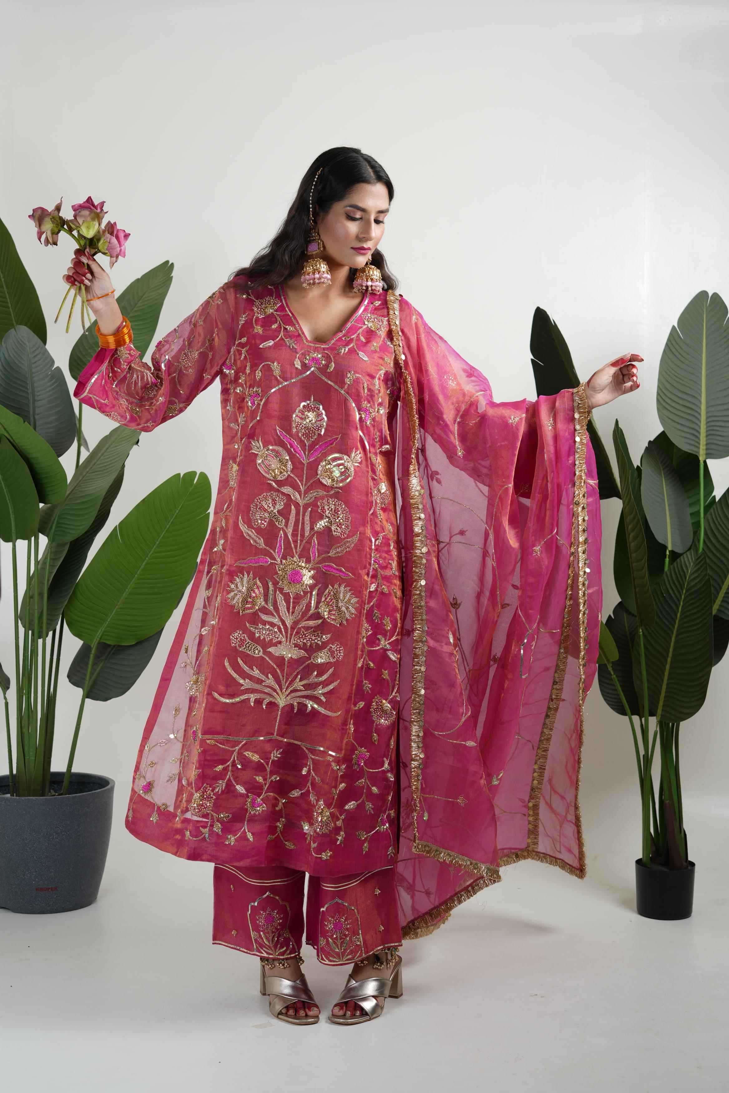 Women's Vintage Embroidered rani Kurta Set