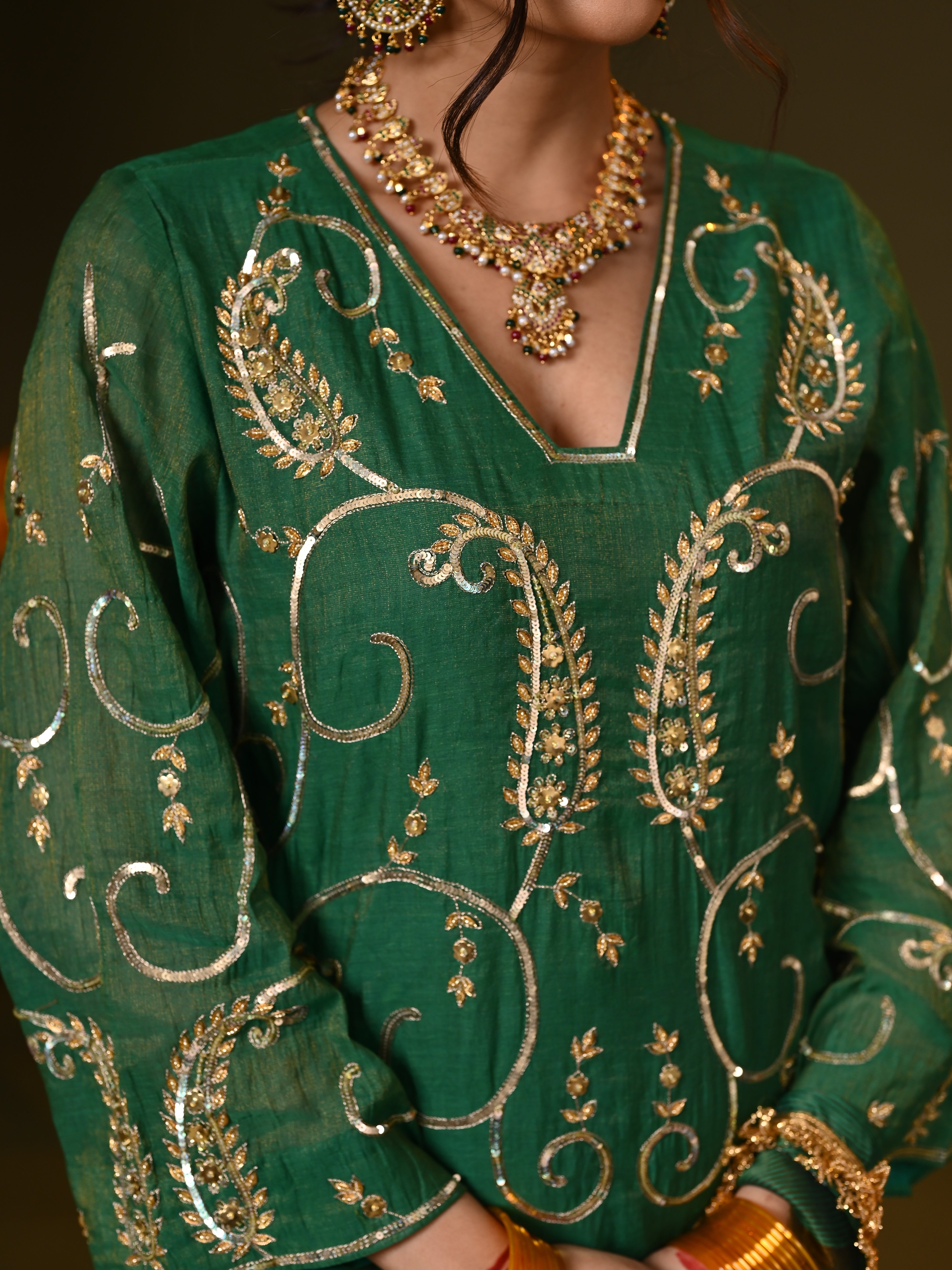 Women's Handcrafted Kora Silk Kurta Set with Mughal Motifs