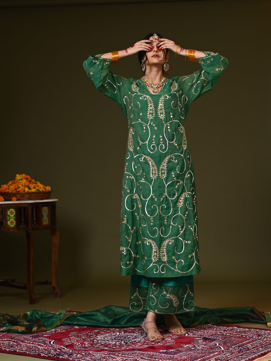 Women's Handcrafted Kora Silk Kurta Set with Mughal Motifs