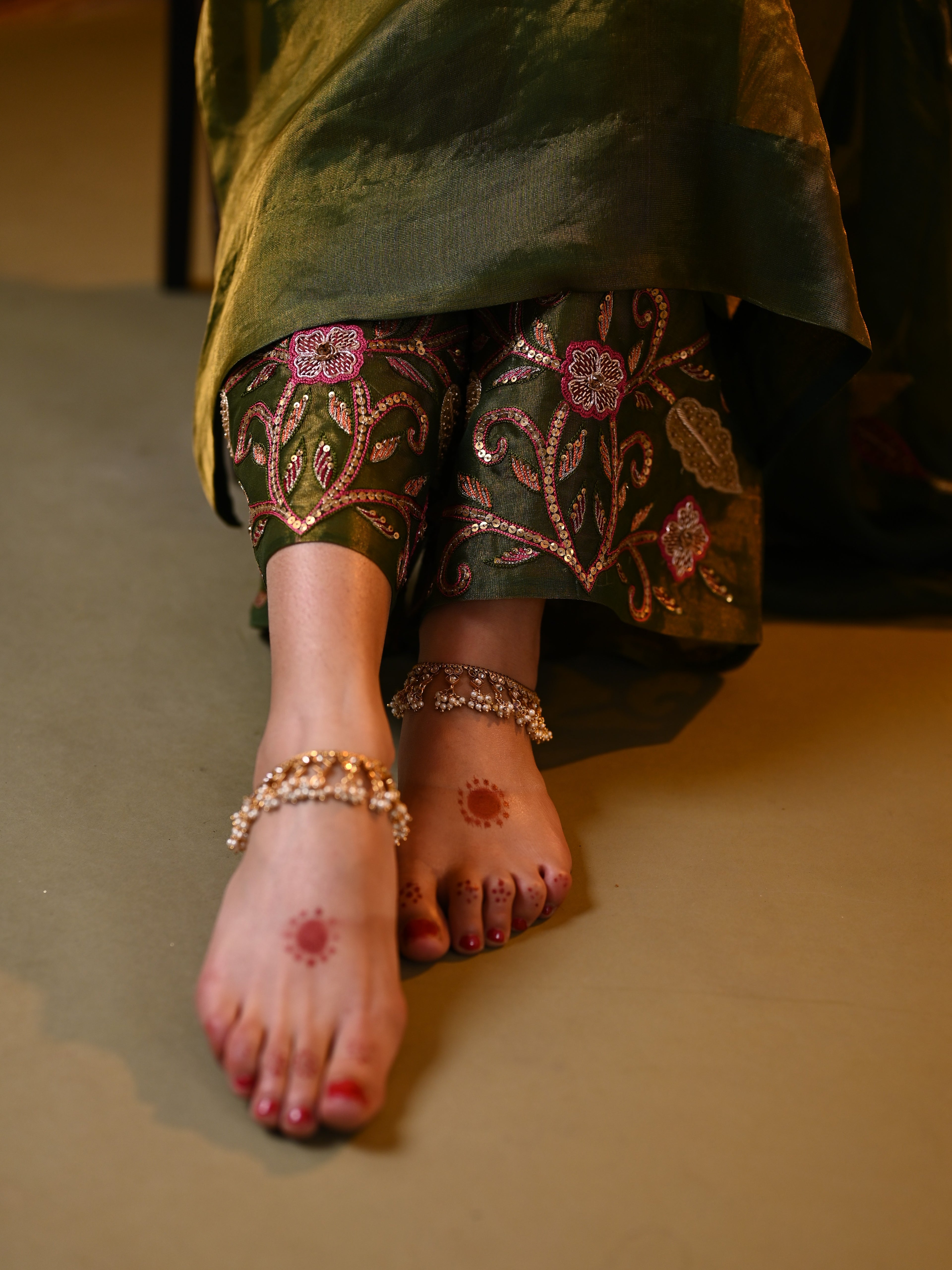 Women's Mehendi Green Organza Tissue Kurta Set